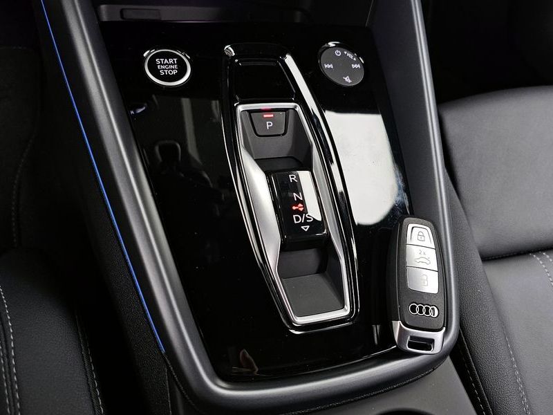 2025 Audi A3 40 TFSI Premium photo 9