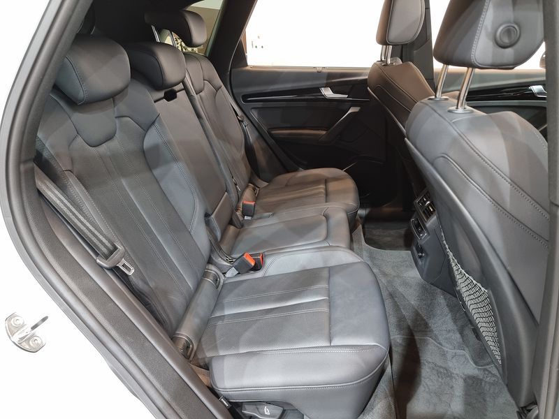 2024 Audi Q5 45 TFSI Quattro Premium photo 11