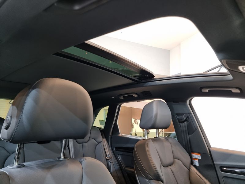2024 Audi Q5 45 TFSI Quattro Premium photo 13