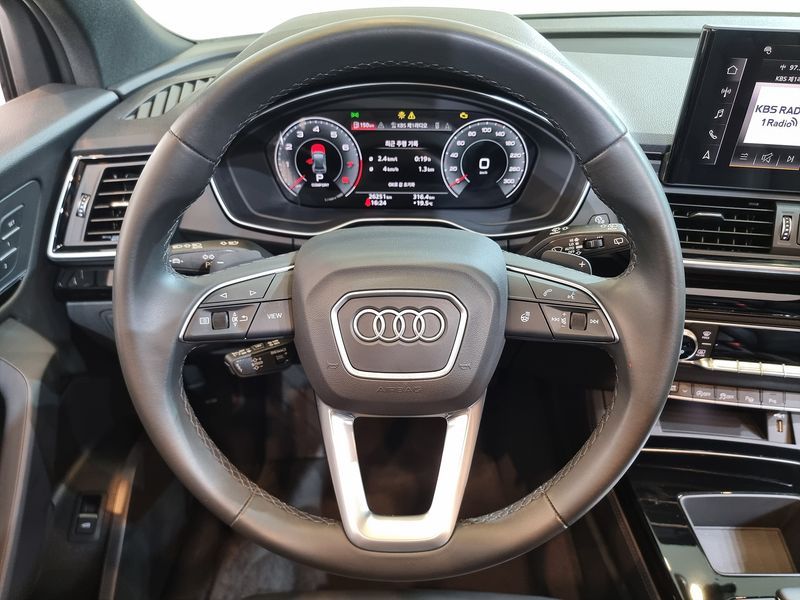2024 Audi Q5 45 TFSI Quattro Premium photo 17