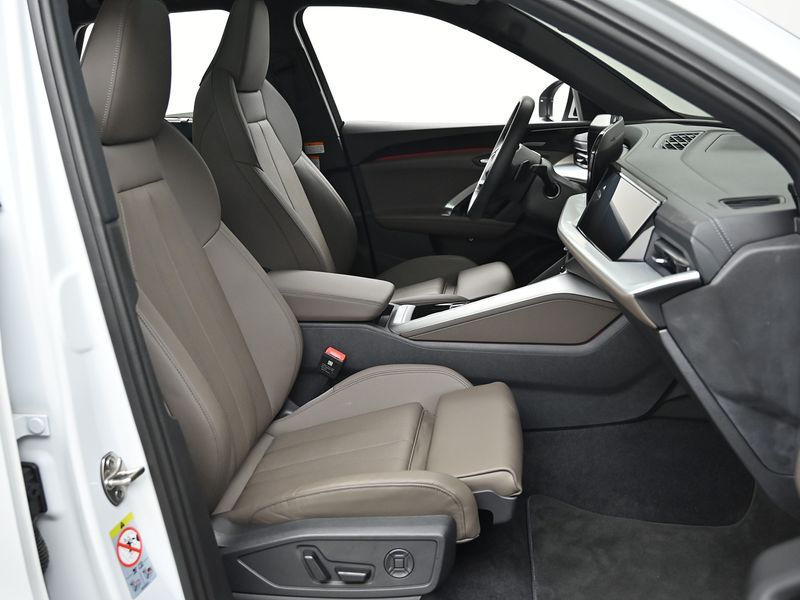 2025 Audi Q5 40 TDI Quattro S Line photo 10