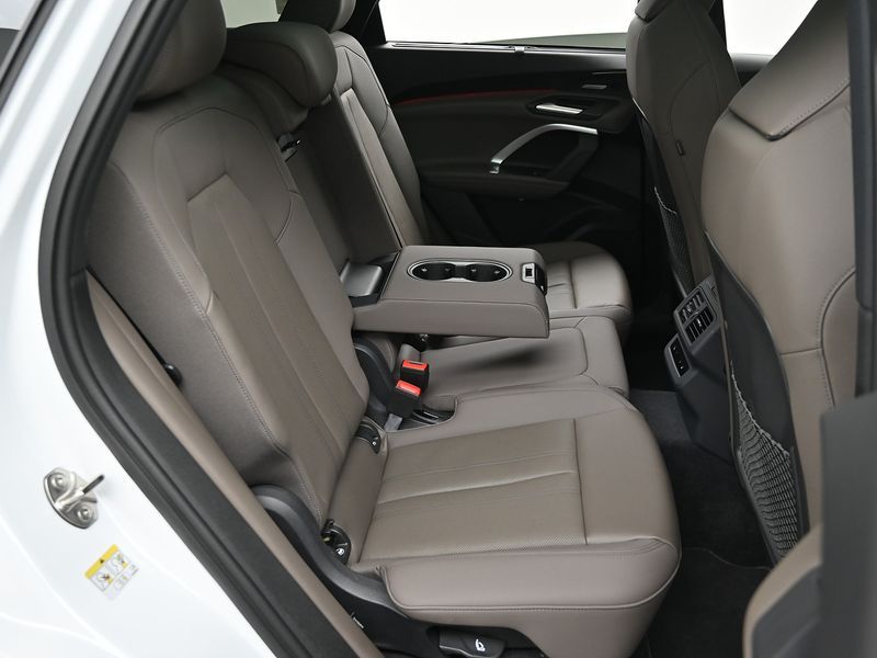 2025 Audi Q5 40 TDI Quattro S Line photo 12