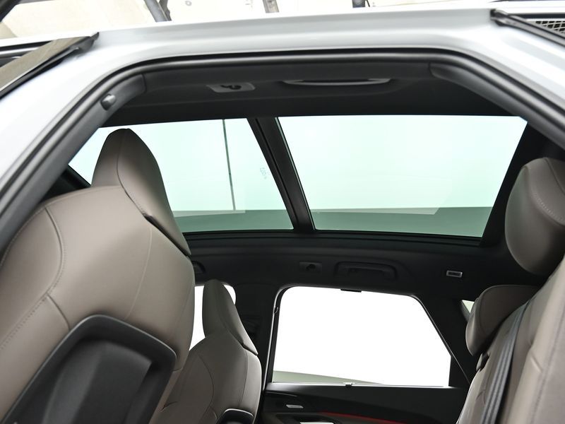 2025 Audi Q5 40 TDI Quattro S Line photo 19