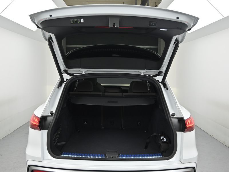 2025 Audi Q5 40 TDI Quattro S Line photo 20