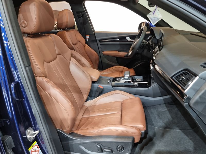 2024 Audi Q5 45 TFSI Quattro Premium photo 10
