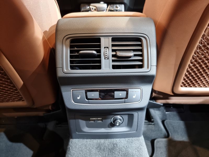 2024 Audi Q5 45 TFSI Quattro Premium photo 16