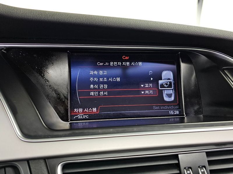 2013 Audi A4 2.0 TDI Quattro Dynamic B8 photo 16