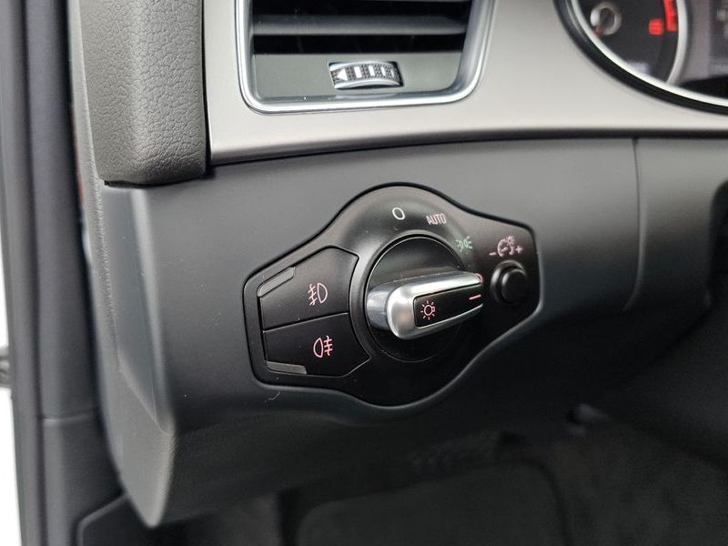 2013 Audi A4 2.0 TDI Quattro Dynamic B8 photo 18