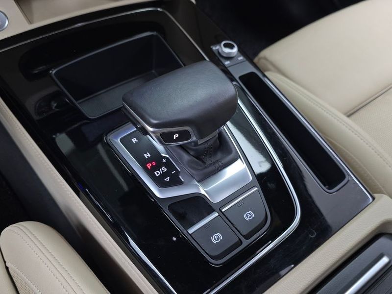 2021 Audi Q5 45 TFSI Quattro Premium photo 9