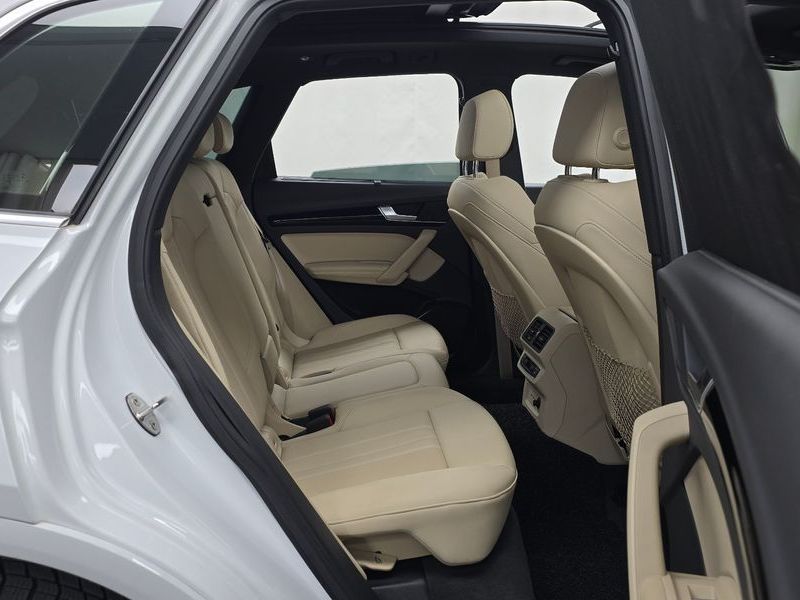 2021 Audi Q5 45 TFSI Quattro Premium photo 12