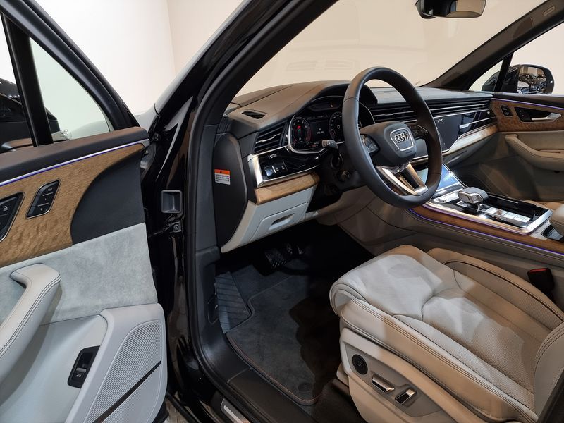 2025 Audi Q7 55 TFSI Quattro photo 14
