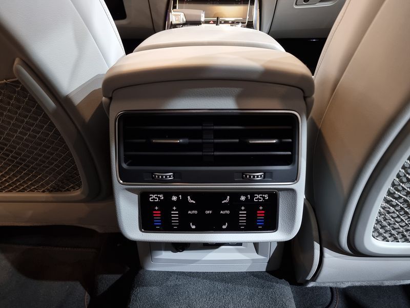 2025 Audi Q7 55 TFSI Quattro photo 17