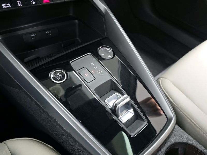 2024 Audi A3 40 TFSI photo 9