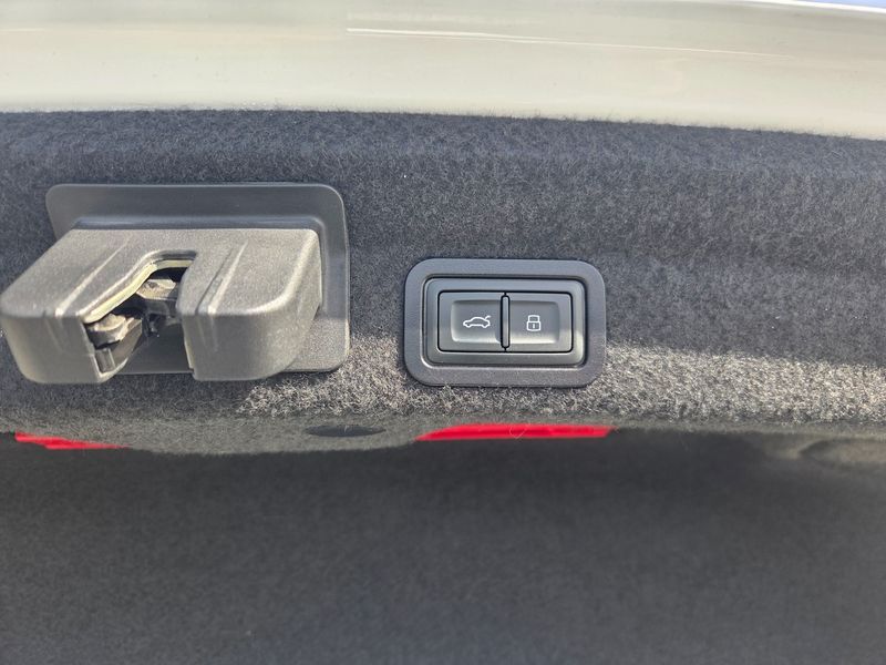 2020 Audi A6 45 TFSI Quattro Premium photo 20