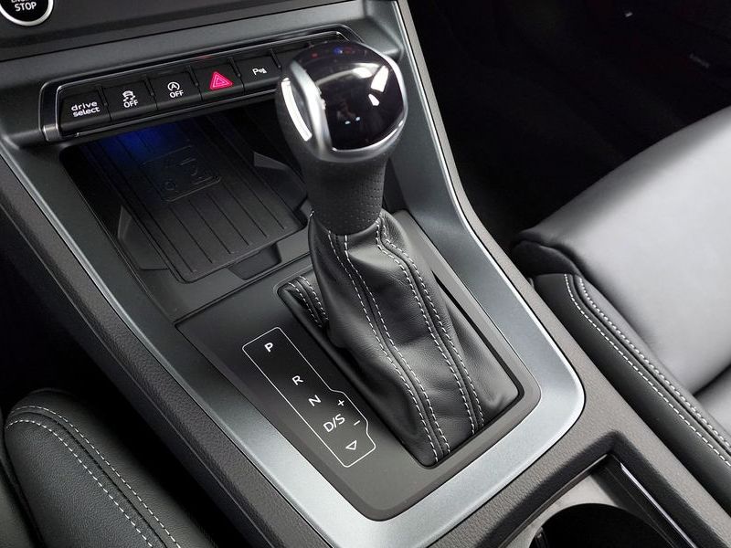 2025 Audi Q3 40 TFSI Quattro Premium Sport Back photo 9