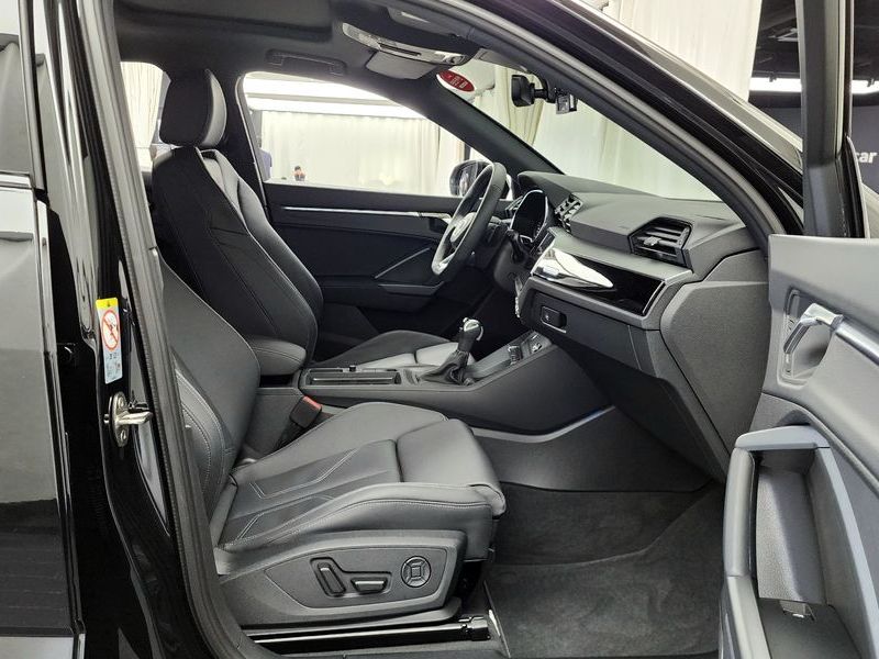 2025 Audi Q3 40 TFSI Quattro Premium Sport Back photo 11
