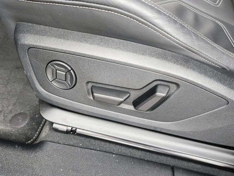 2025 Audi Q3 40 TFSI Quattro Premium Sport Back photo 30