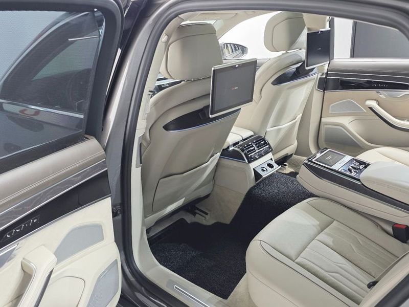 2018 Audi A8 55 TFSI Quattro LWB photo 17