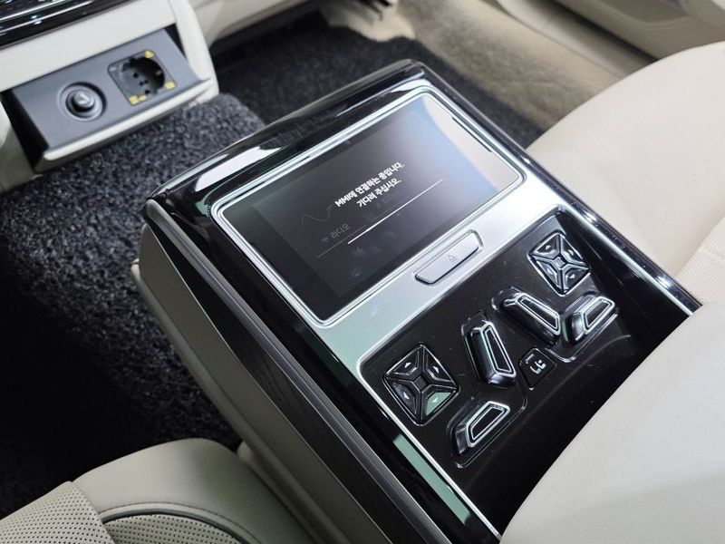 2018 Audi A8 55 TFSI Quattro LWB photo 18