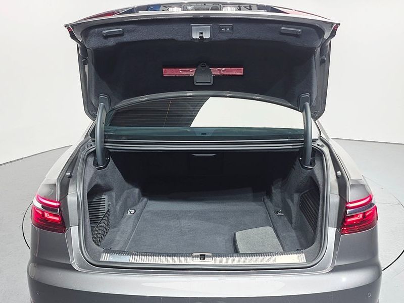 2018 Audi A8 55 TFSI Quattro LWB photo 20