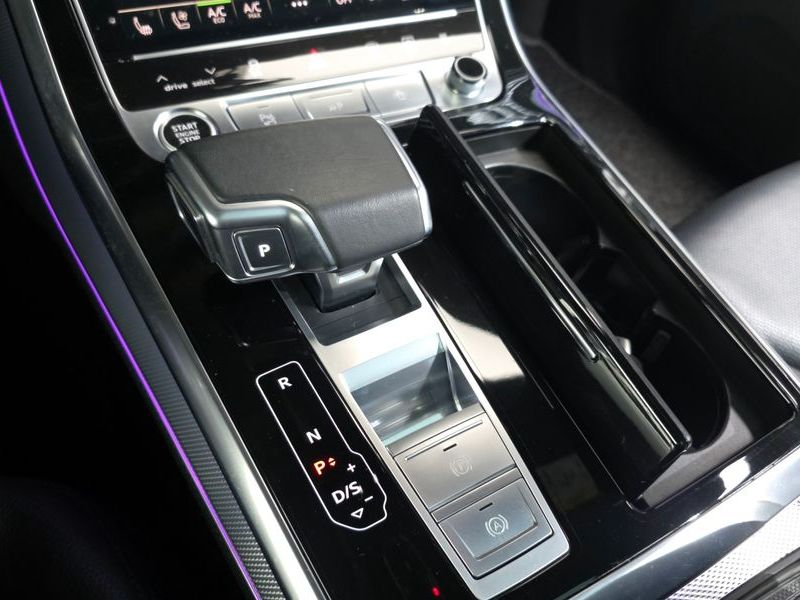 2021 Audi Q8 45 TDI Quattro Premium photo 9