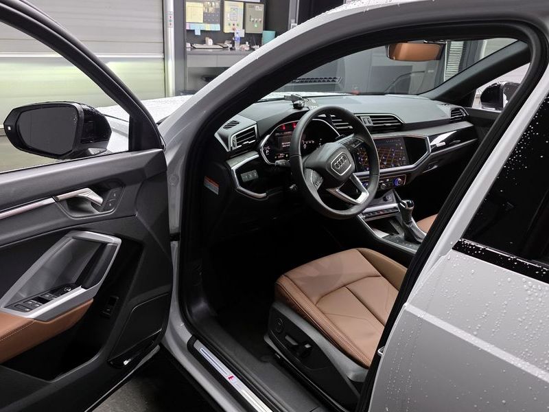 2025 Audi Q3 40 TFSI Quattro Premium photo 10
