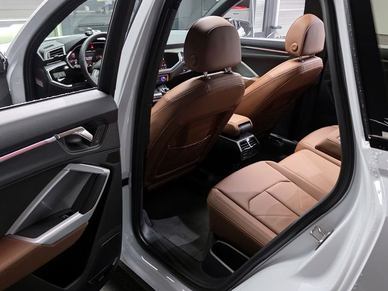 2025 Audi Q3 40 TFSI Quattro Premium photo 11