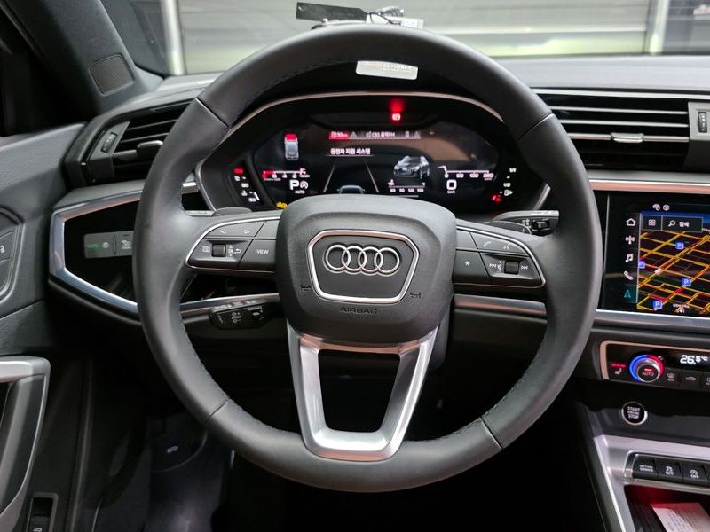 2025 Audi Q3 40 TFSI Quattro Premium photo 12