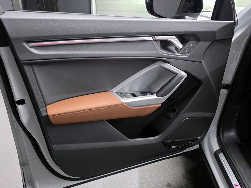 2025 Audi Q3 40 TFSI Quattro Premium photo 24