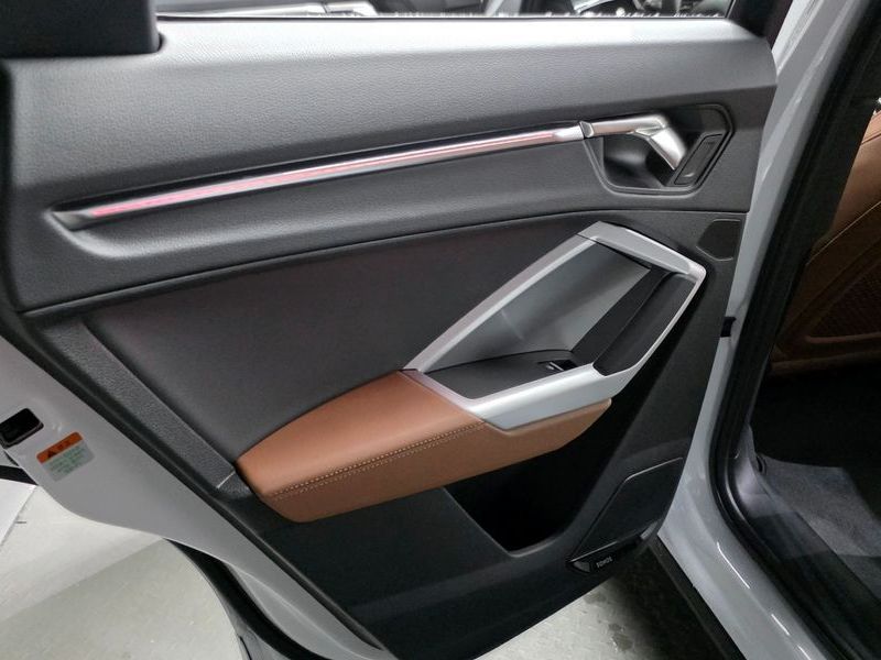 2025 Audi Q3 40 TFSI Quattro Premium photo 25