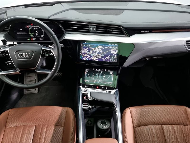 2024 Audi Q8 55 Quattro photo 7