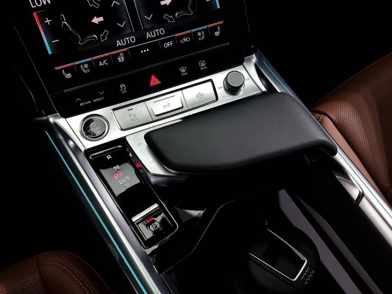 2024 Audi Q8 55 Quattro photo 9