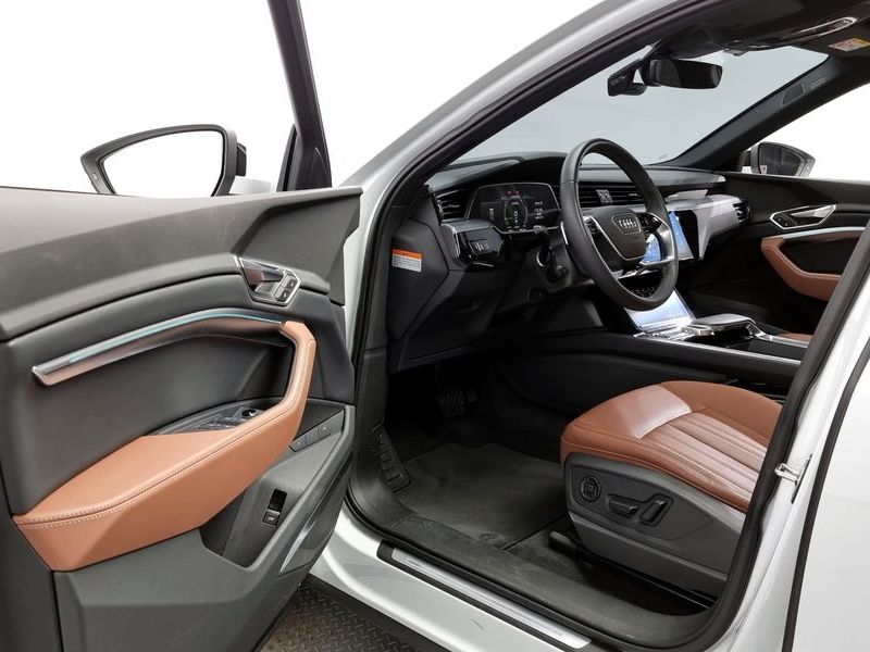 2024 Audi Q8 55 Quattro photo 10