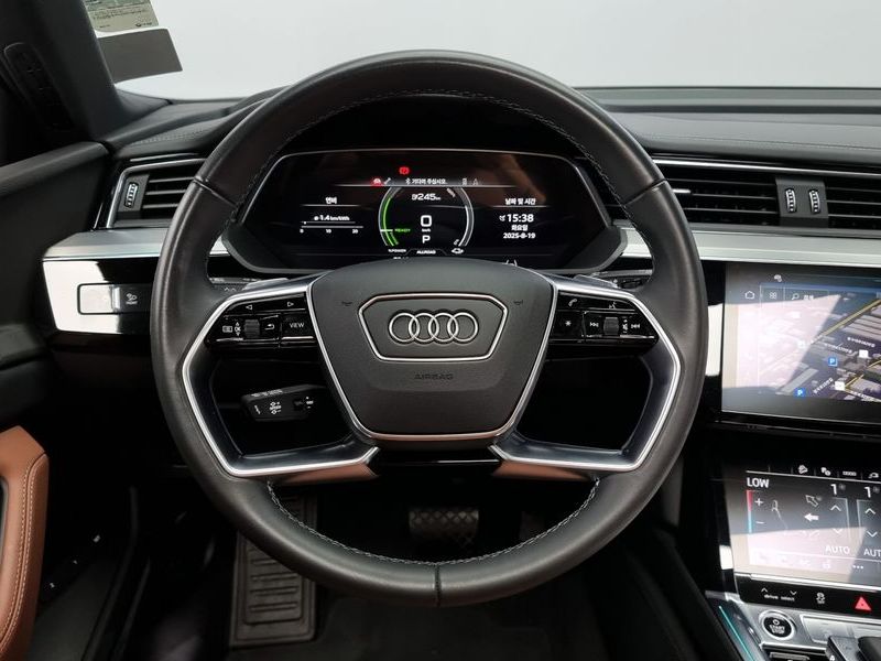 2024 Audi Q8 55 Quattro photo 13