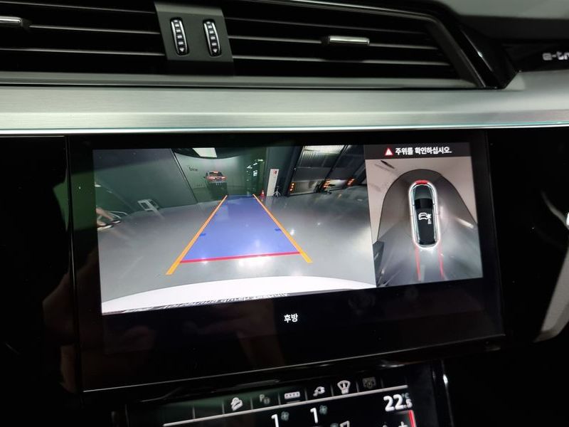 2024 Audi Q8 55 Quattro photo 15