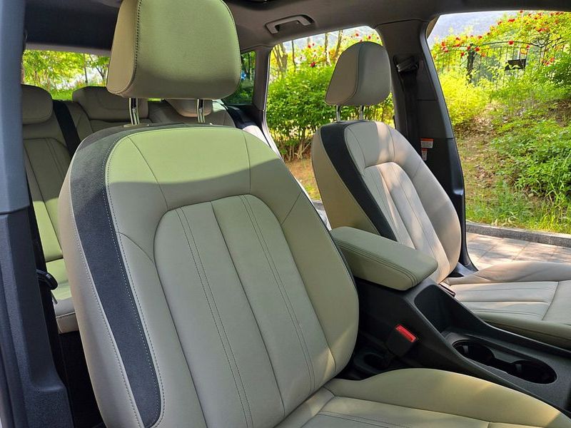 2023 Audi e-tron 40 Premium photo 11