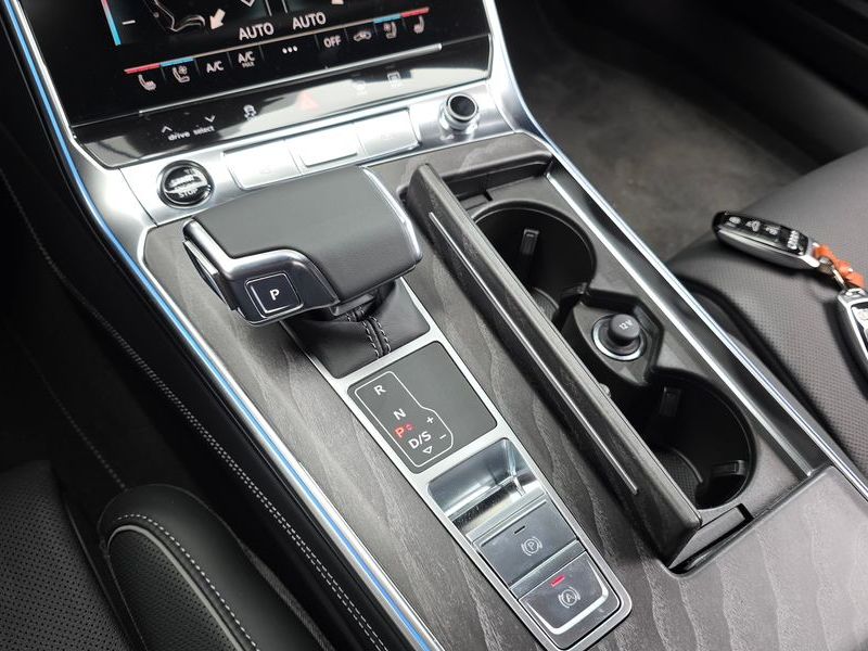 2025 Audi A7 55 TFSI Quattro Premium photo 9