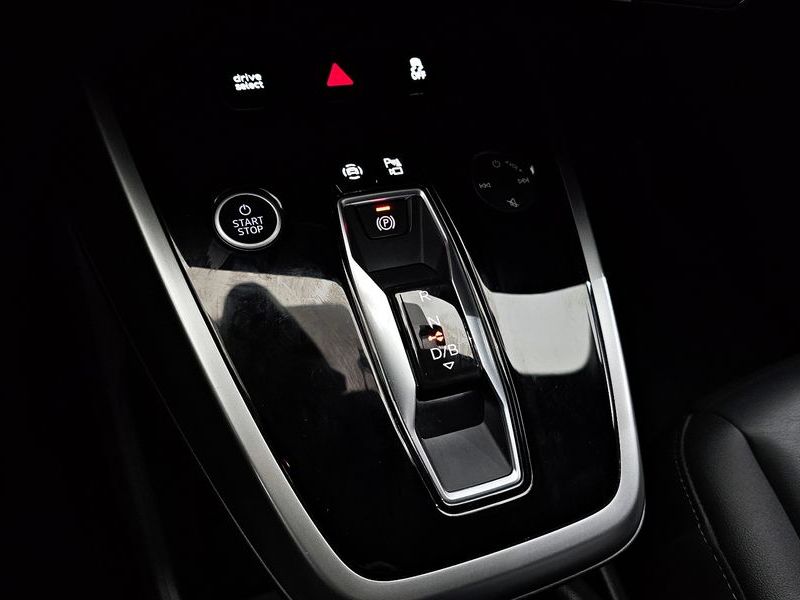2023 Audi e-tron 40 photo 9