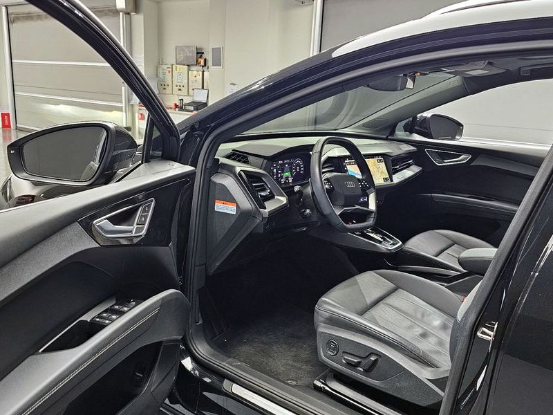 2023 Audi e-tron 40 photo 10