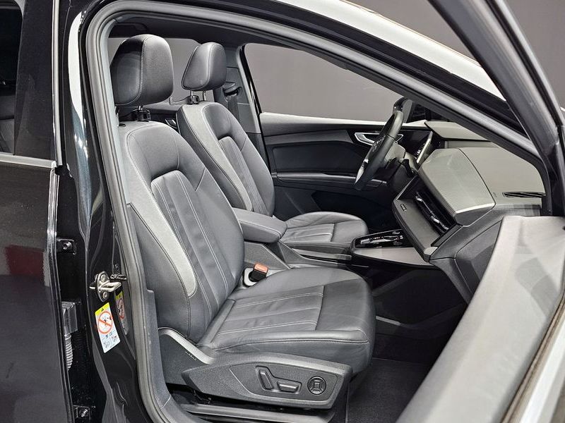 2023 Audi e-tron 40 photo 12