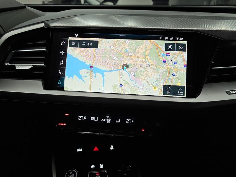 2023 Audi e-tron 40 photo 18