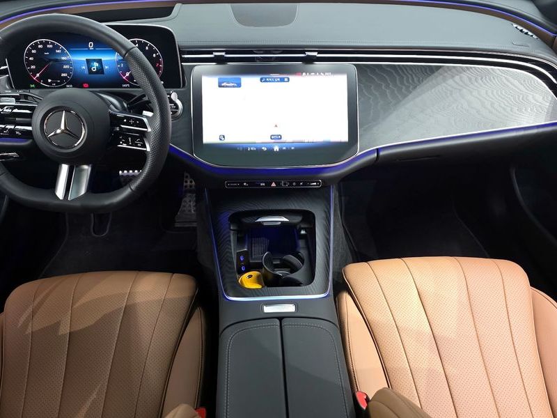 2026 Mercedes-Benz E-Class E200 AMG Line photo 7