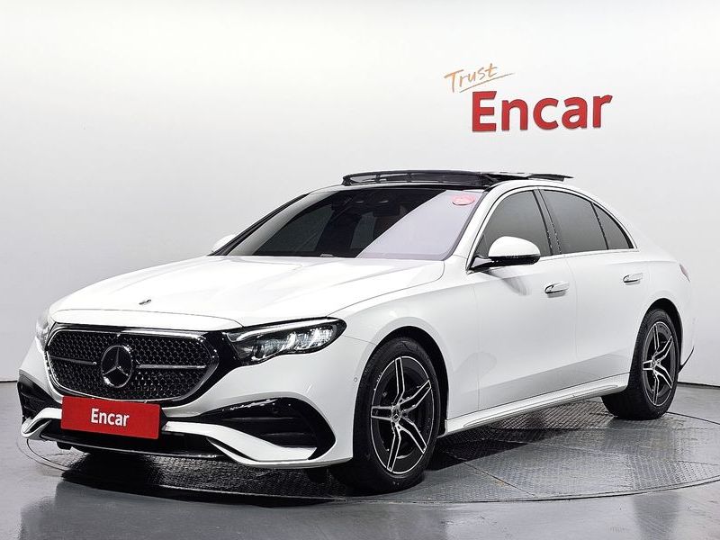 2026 Mercedes-Benz E-Class E200 AMG Line photo 1