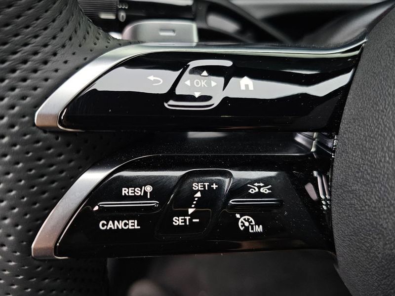2026 Mercedes-Benz E-Class E200 AMG Line photo 19