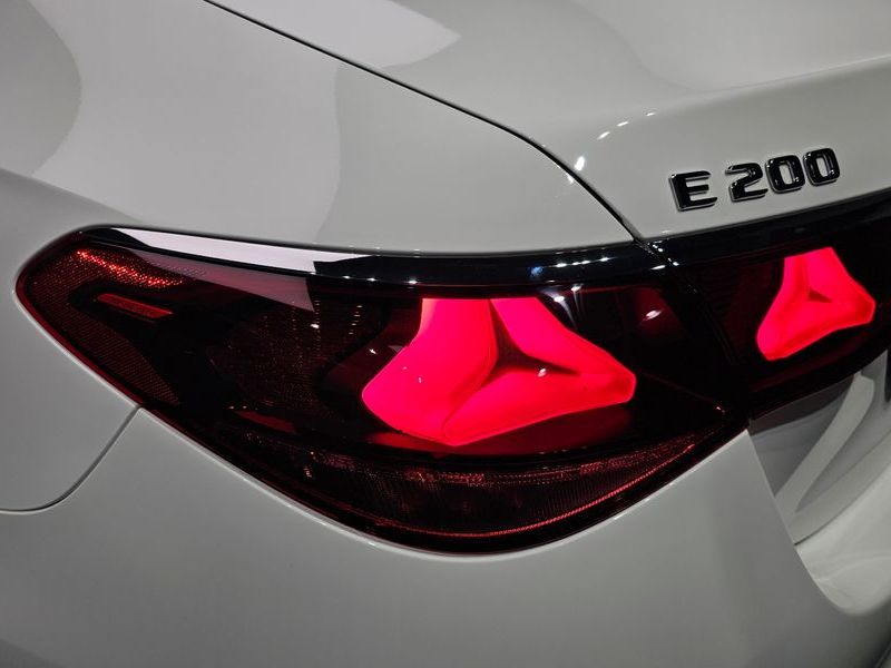 2026 Mercedes-Benz E-Class E200 AMG Line photo 23