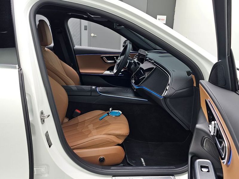 2026 Mercedes-Benz E-Class E200 AMG Line photo 26