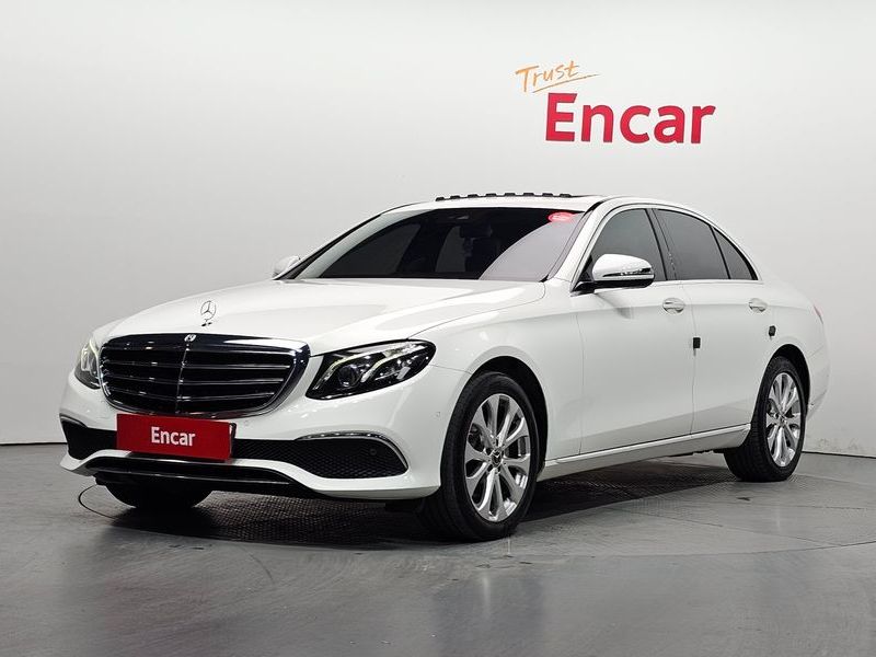 2019 Mercedes-Benz E-Class E220d Exclusive photo 1