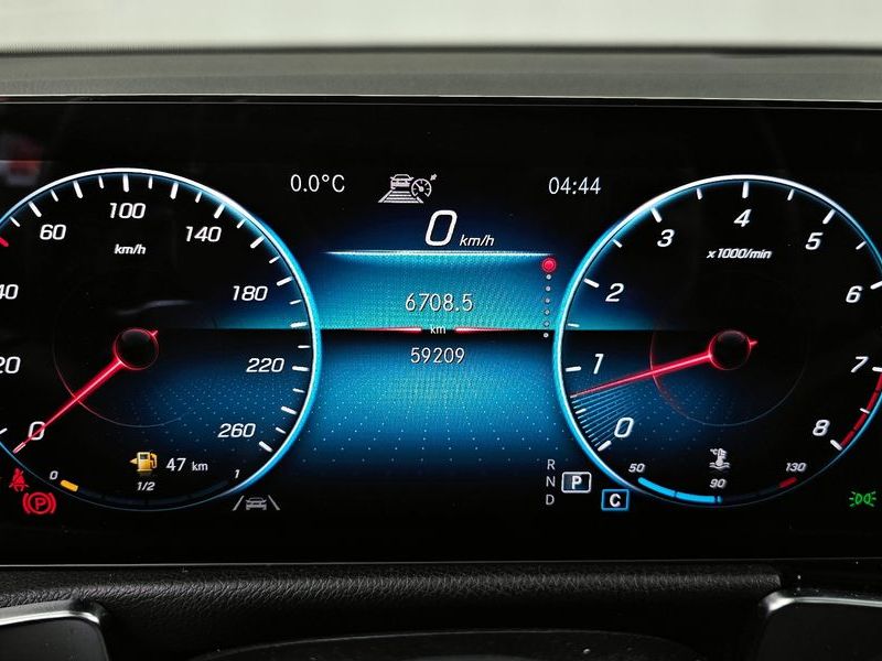2021 Mercedes-Benz B-Class GLB220 photo 8