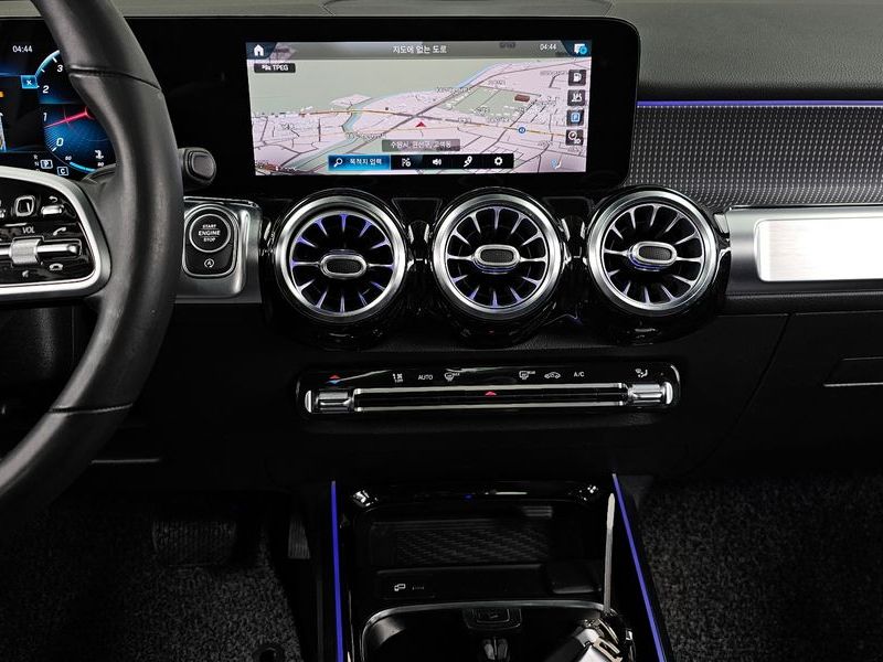 2021 Mercedes-Benz B-Class GLB220 photo 14