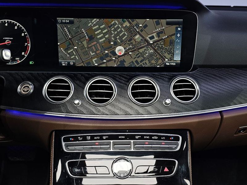 2017 Mercedes-Benz E-Class E300 AV Intelligent Drive photo 14